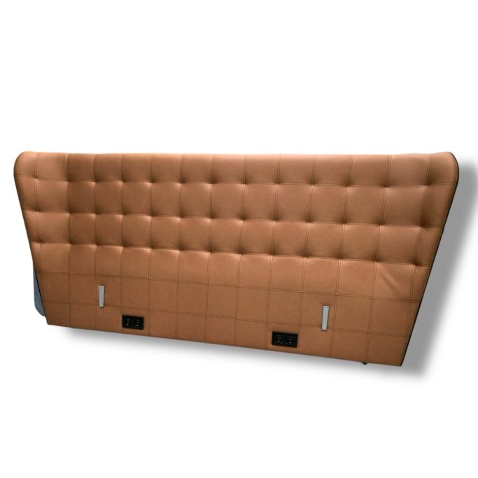 Luxus-Boxspringbett mit Ihrem royalen Kopfteil individuell gestalten