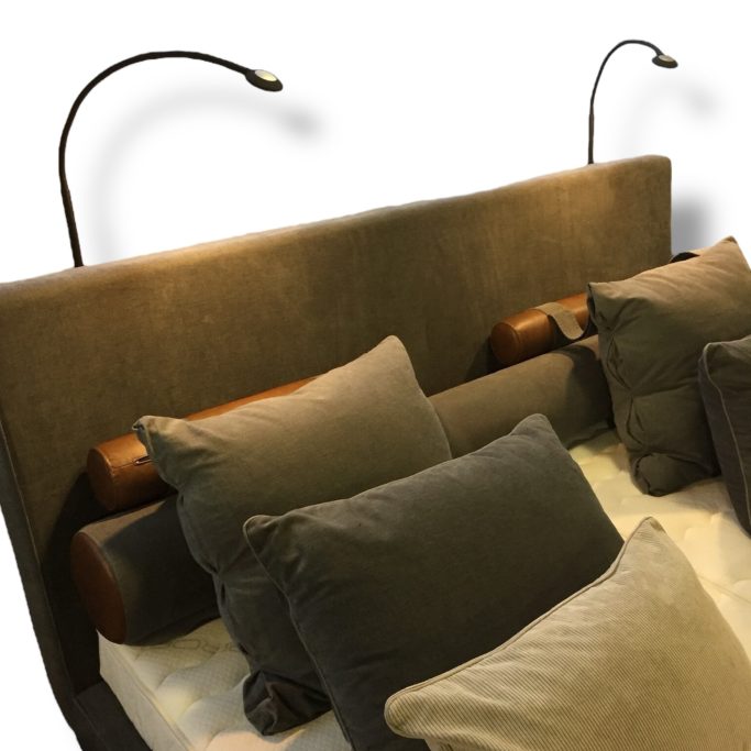 Luxus-Boxspringbett mit Technik individuell gestalten
