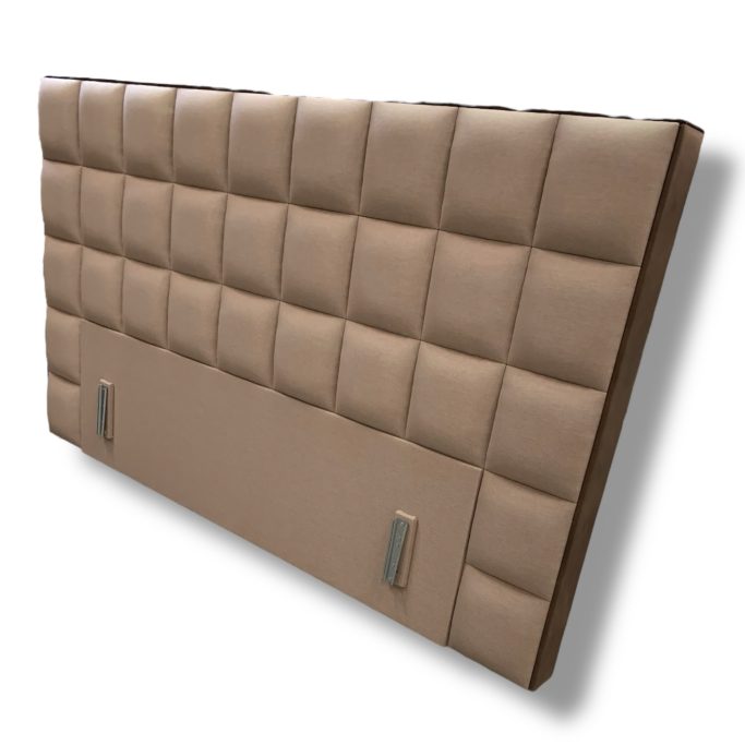 Luxus-Boxspringbett mit Ihrem luxuriösen Kopfteil individuell gestalten